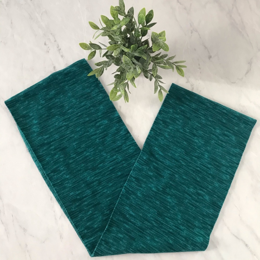 🔺- Heathered Green Infinity Scarf - Picture 5 of 5